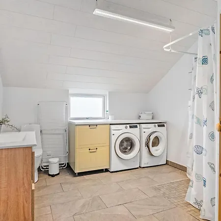 Casa vacanze Cozy In With Jacuzzi Frorup