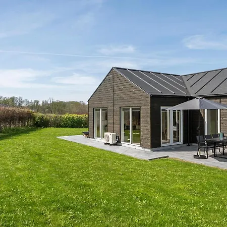 Ferienhaus Cozy In With Jacuzzi Frorup